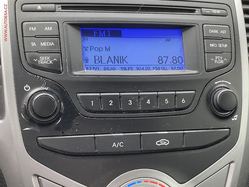 Hyundai ix20 (2014) 1.6 CRDi, AC - fotka 14 z 15