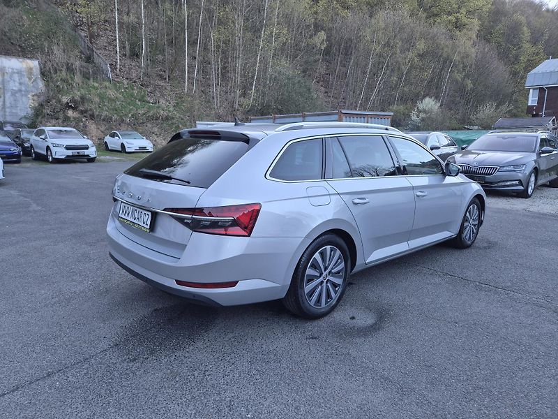 Škoda Superb Combi 2,0TDi 147kw DSG 17ALU - fotka 5 z 41
