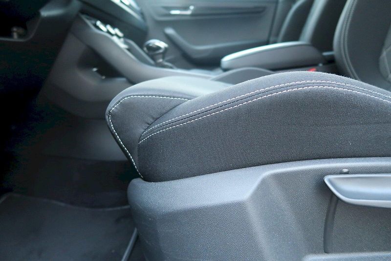Škoda Karoq (2023) SPORTLINE 1.5 TSI 110 kW DSG - fotka 21 z 29