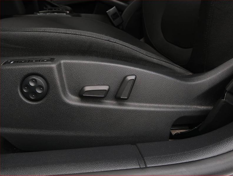 Suzuki Vitara (2019) Elegance 1.4 BoosterJet, 4X4 - fotka 18 z 22