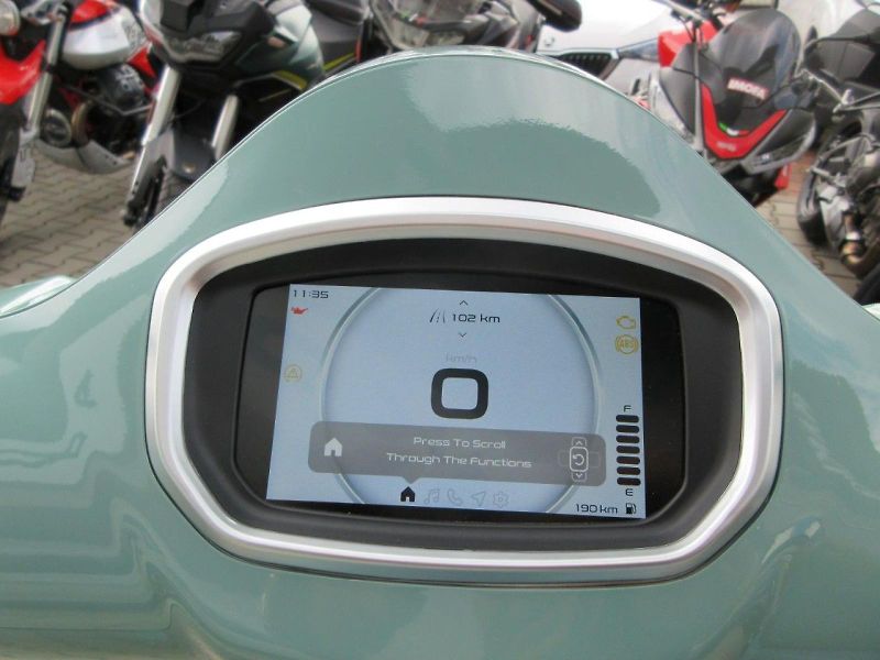 Vespa (2026) GTS 310 80th e5+ - fotka 15 z 16
