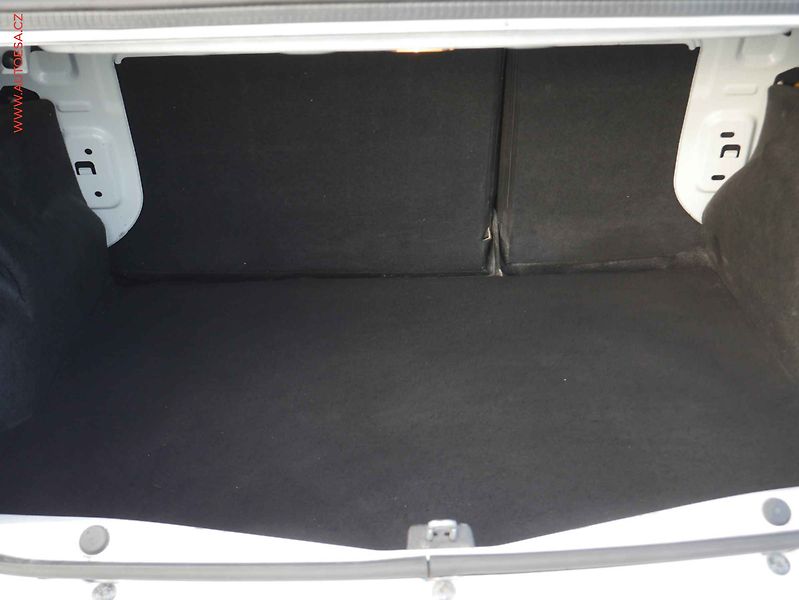 Dacia Logan (2020) 1.0 TCe, AC - fotka 7 z 14