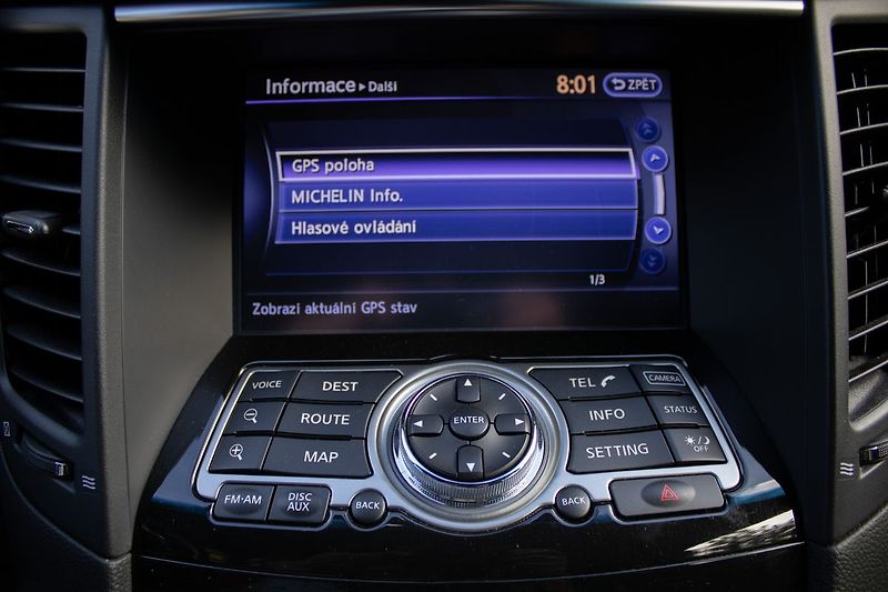 Infiniti QX70 Verze S, servisované, DVB-T - fotka 28 z 53