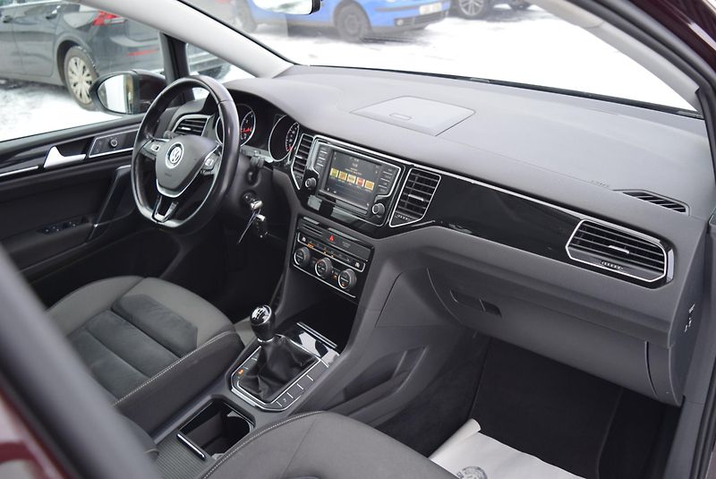 Volkswagen Golf Sportsvan (2018) 1.4TSI 92kw HIGHLINE BMT NAVI - fotka 34 z 50