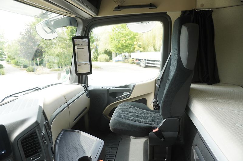 Mercedes-Benz Actros (2022) 2545 MP5 / 90 tho. km / crane - fotka 19 z 24