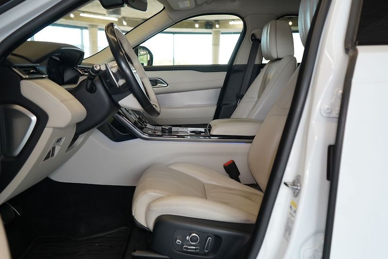 Land Rover Range Rover Velar R-Dynamic HSE, Masáž, Vzduch - fotka 16 z 46