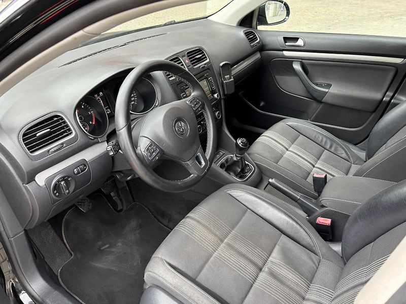 Volkswagen Golf (2013) 1.6 TDI 77kw Manuál - fotka 15 z 19