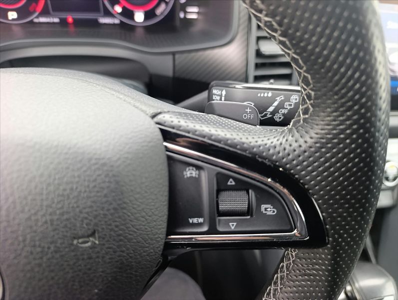 Škoda Kodiaq 2,0 TDi DSG 4x4 Kamera Tažné - fotka 30 z 38