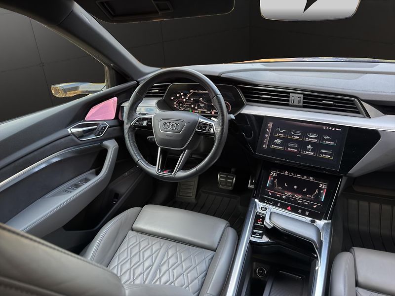 Audi Q8 e-tron (2023) 114 kWh  300 kW  SPORTBACK - fotka 14 z 27