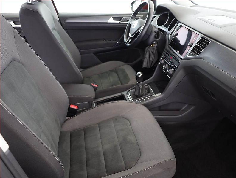 Volkswagen Golf Sportsvan (2019) 1.5 TSI, ČR,1.maj, Tempomat - fotka 7 z 18