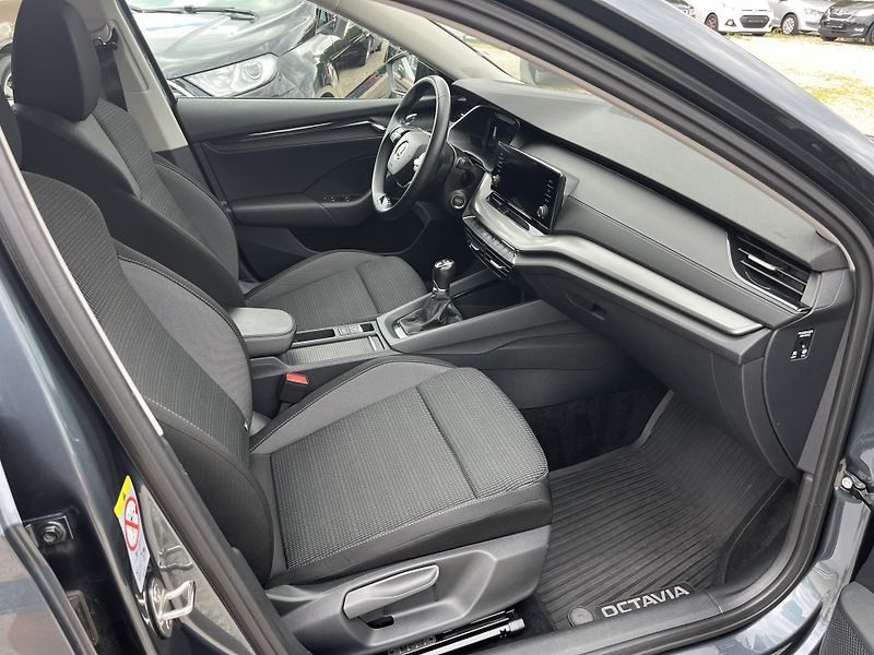 Škoda Octavia (2021) 1.5Tsi 110Kw Virtual cocpit - fotka 15 z 20