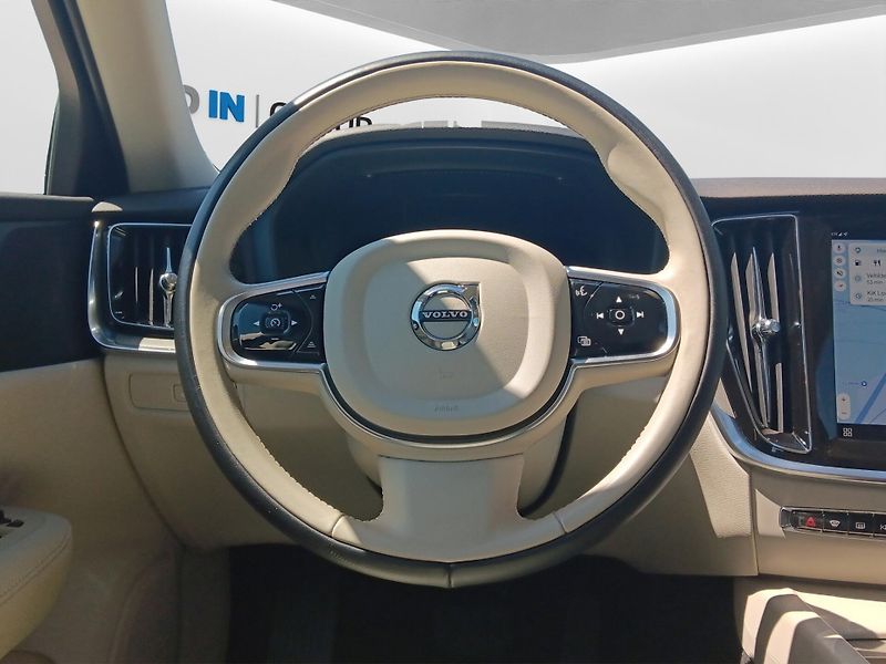 Volvo V60 (2023) CC B4 PLUS MHEV Diesel - fotka 10 z 14