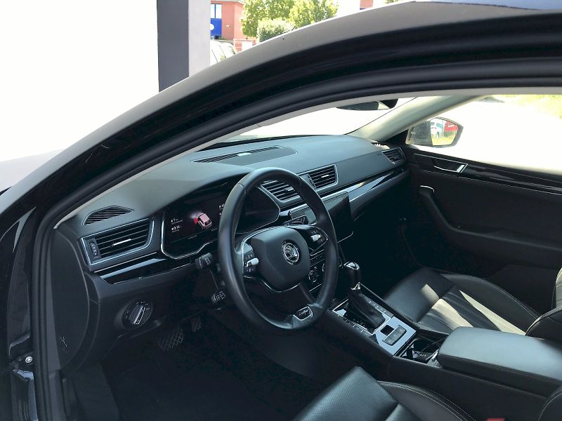 Škoda Superb (2022) COM IV L K TS 1.4 A6F - fotka 20 z 29
