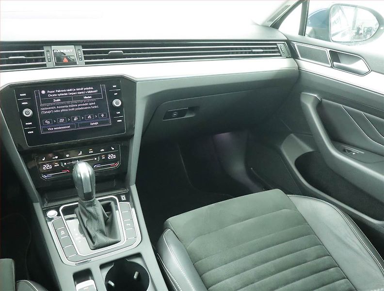 Volkswagen Passat (2021) Elegance 2.0 TDI - fotka 8 z 22