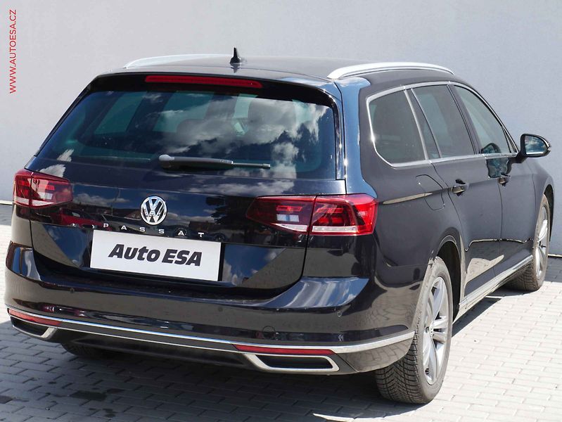 Volkswagen Passat (2020) 2.0TDi, ČR, Elegance, DSG - fotka 4 z 21