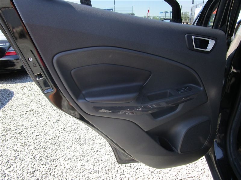 Ford EcoSport 1.5TDCi aut. Klima - fotka 28 z 38