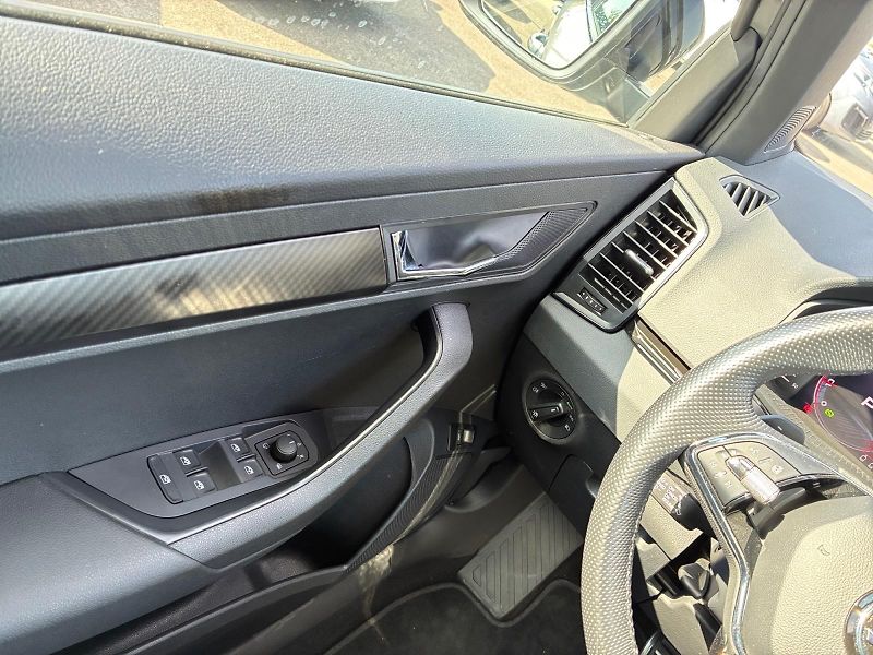 Škoda Karoq (2023) SPORTLINE 2.0TDI 110kW DSG 4x4 - fotka 11 z 11