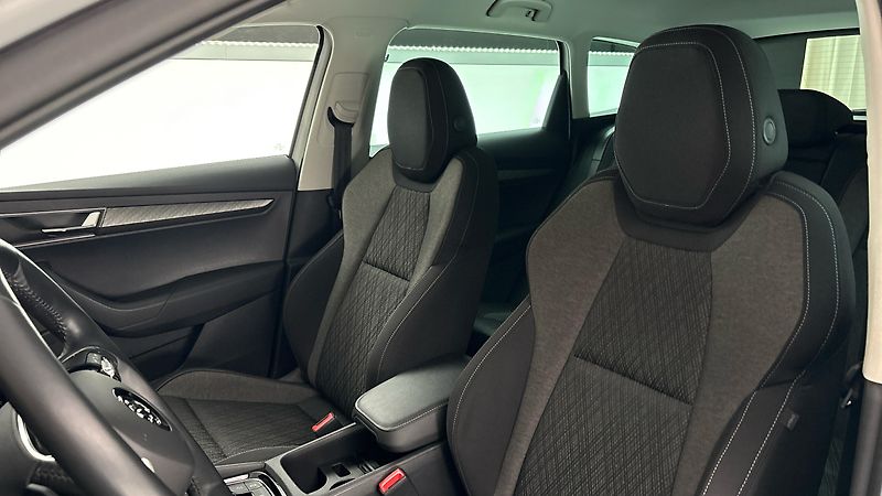 Škoda Karoq 2.0 TDI DSG 4x4 Style - fotka 15 z 30