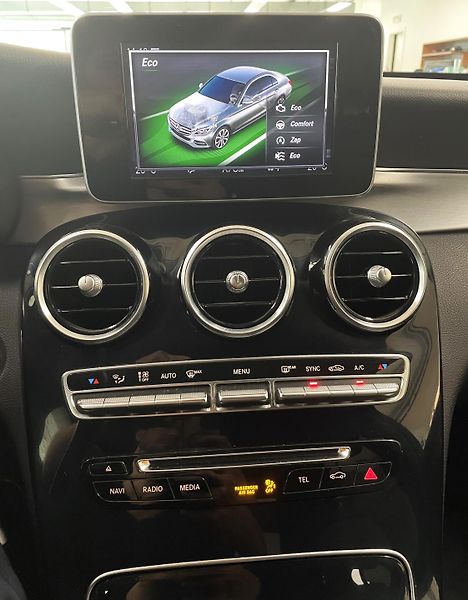 Mercedes-Benz Třídy C C 220d, 4 MATIC, AMG PAKET, ČR - fotka 18 z 27
