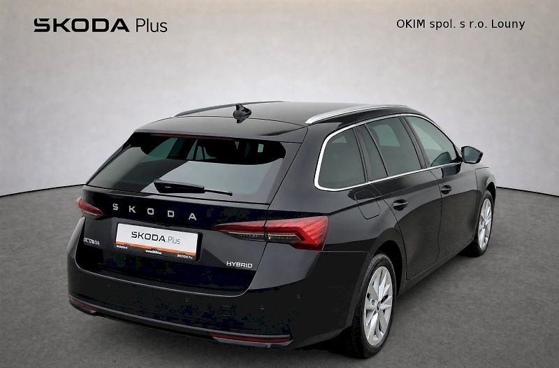 Škoda Octavia (2025) Combi Top Selection 1,5 Tsi 11 - fotka 2 z 40