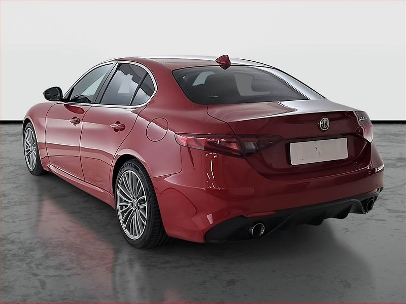 Alfa Romeo Giulia (2017) 2.0 Turbo - fotka 4 z 17