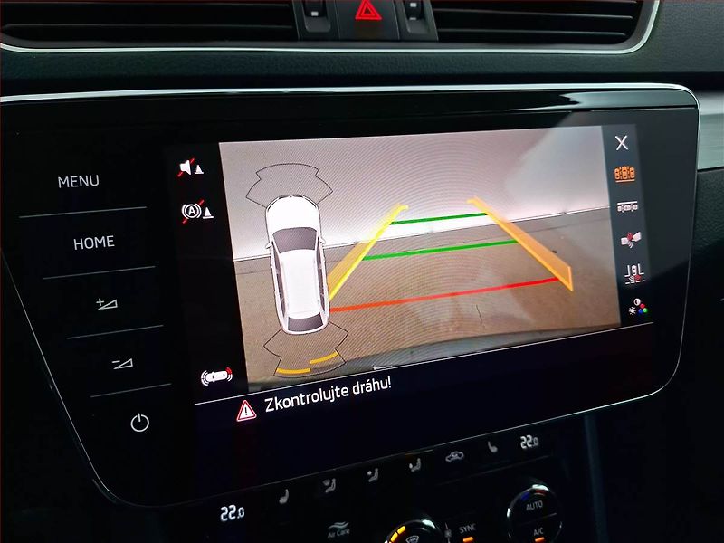 Škoda Superb (2018) 1.6 TDI, Kůže, Navi, Tempomat - fotka 15 z 21