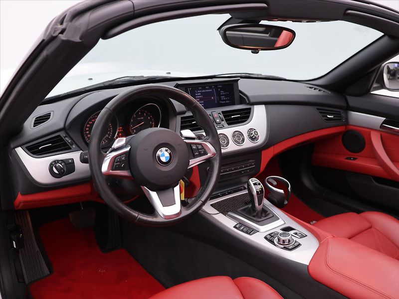 BMW Z4 3,0 i 225kW sDrive 35i CZ - fotka 32 z 39
