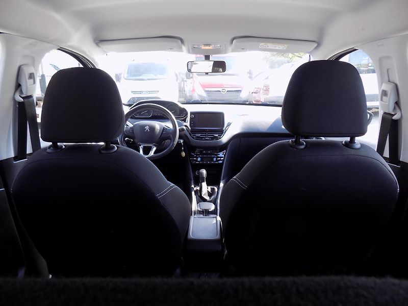 Peugeot 2008 1,2I 60 KW ACTIVE, TAŽNÉ, ČR - fotka 23 z 41