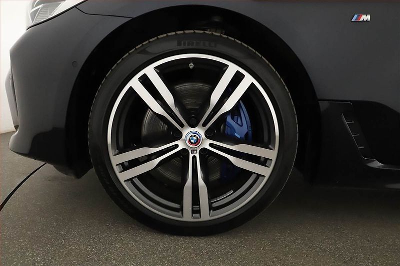 BMW Řada 6 (2022) 640i xDrive GT - fotka 12 z 20