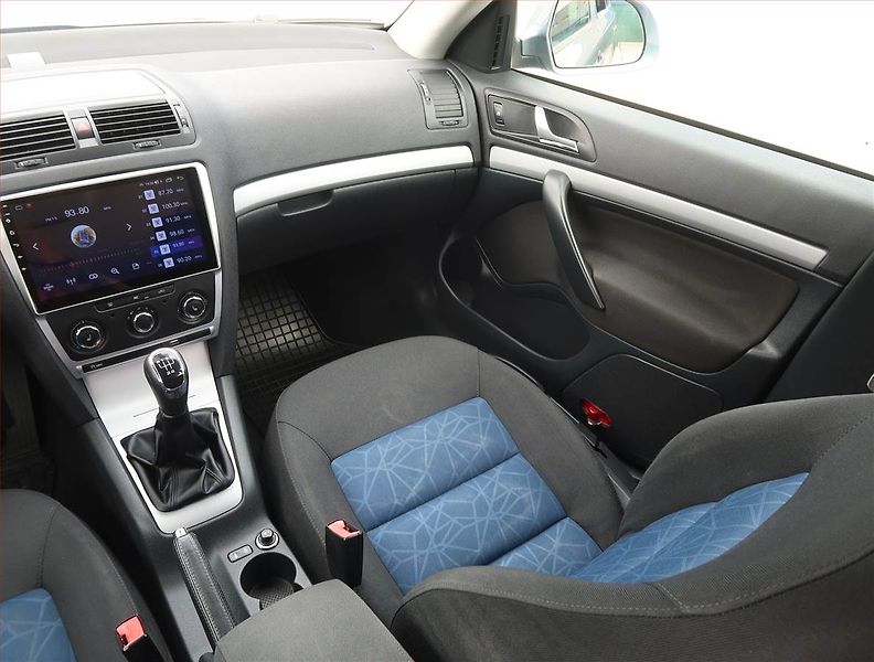 Škoda Octavia (2012) 1.6 TDI, Serv.kniha, Navi - fotka 8 z 18