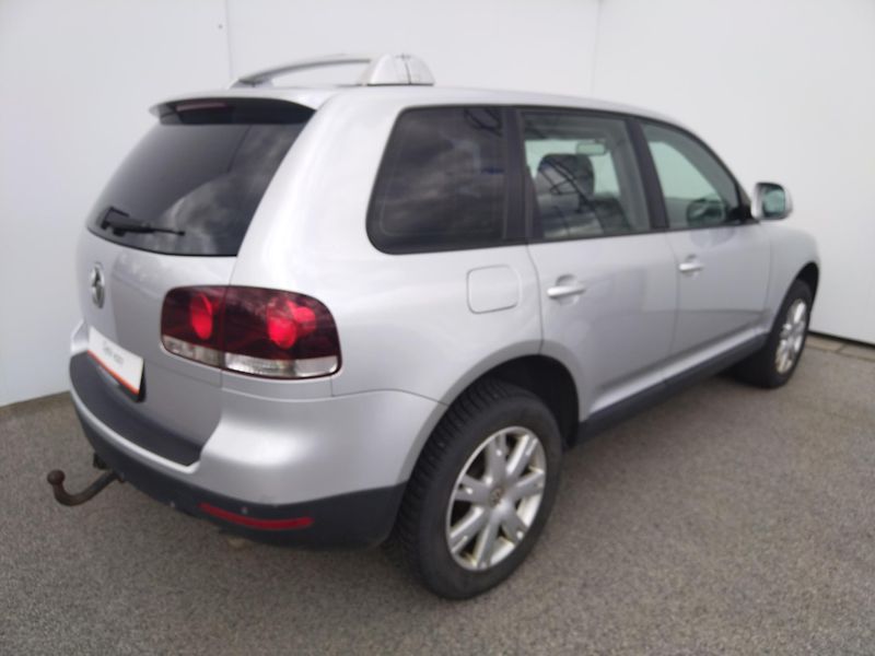Volkswagen Touareg A 3,0 TDI - fotka 2 z 23
