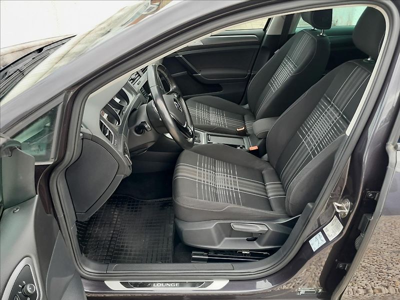Volkswagen Golf VII 1,2 TSI 81kW LOUNGE - fotka 18 z 60