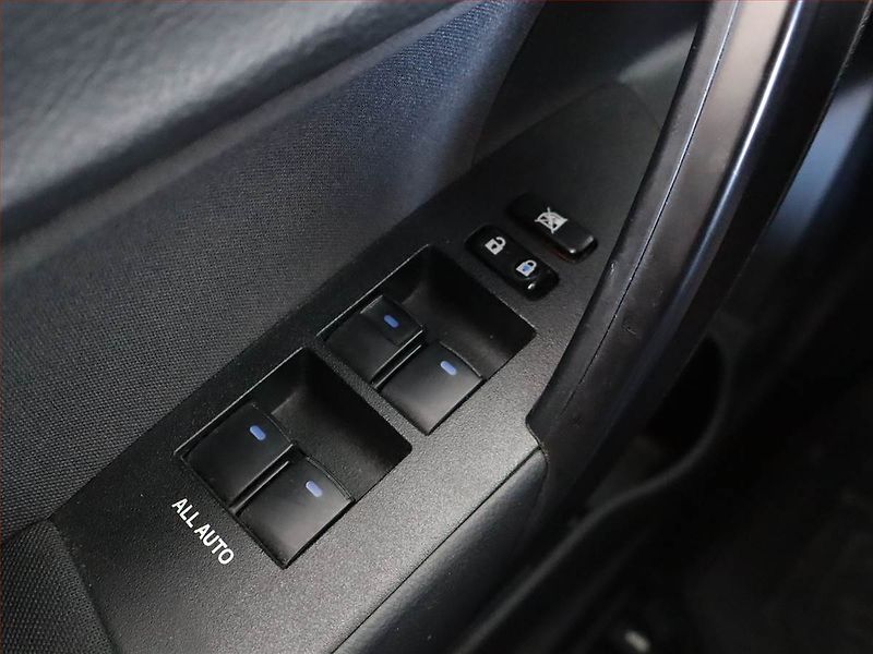 Toyota Corolla (2017) Style 1.6 Valvematic, Automat - fotka 16 z 25