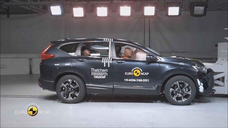 Testované CR-V byl hybridní model. Právě nové pohony nutí zástupce Euro NCAP přistupovat ke keždému vozu s maximálně individuálním přístupem.