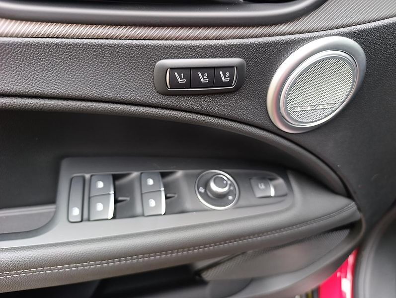 Alfa Romeo Stelvio Veloce 2,0 Turbo 280k AWD - fotka 18 z 32