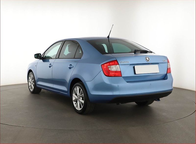 Škoda Rapid (2013) 1.2 TSI, Park. senzory - fotka 4 z 13