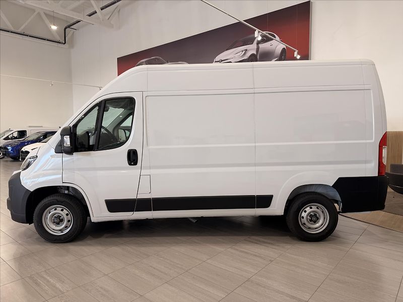 Toyota ProAce (2025) 2,2 Diesel (120hp) 6MT  MAX Ac - fotka 3 z 8