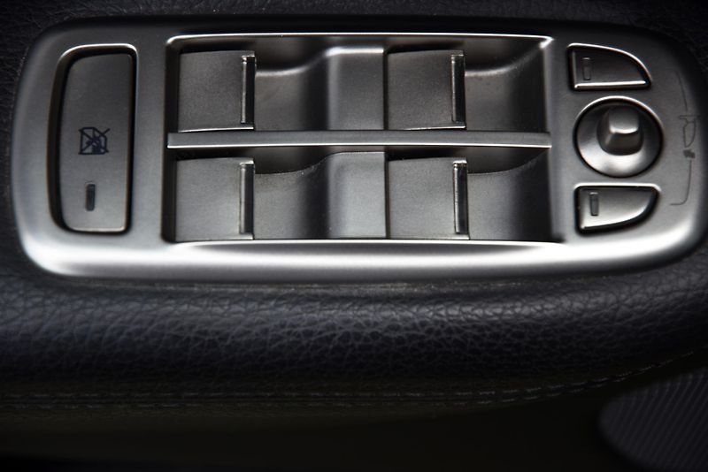 Jaguar XF 3.0 V6 S 202 kW A/T, REZERVACE - fotka 10 z 48