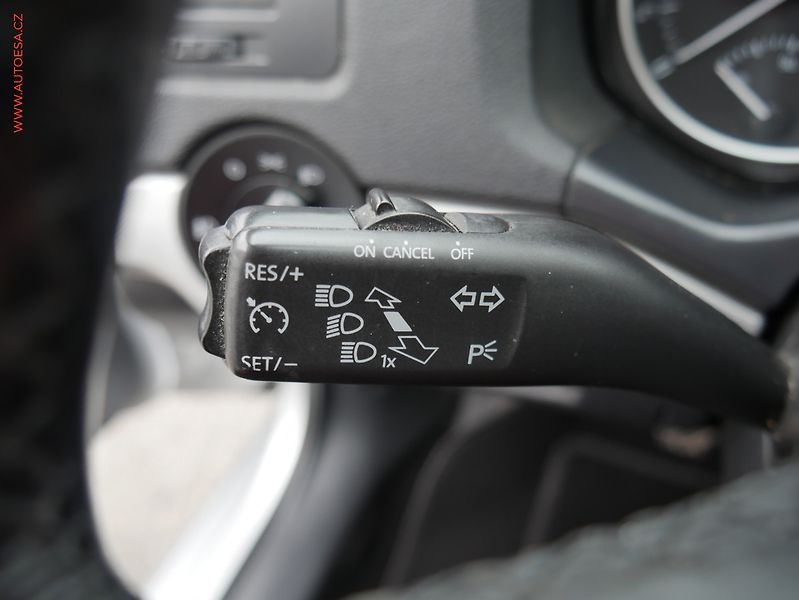 Škoda Octavia (2012) 1.6TDi, ČR, autoAC - fotka 18 z 22