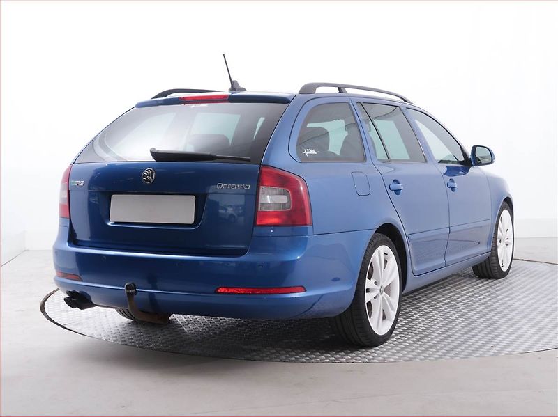 Škoda Octavia (2011) RS 2.0 TSI, Xenony, Tempomat - fotka 5 z 20