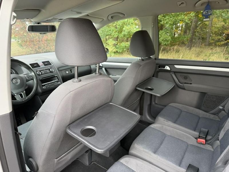 Volkswagen Touran 1,6 TDi BLUEMOTION STYLE - fotka 17 z 28