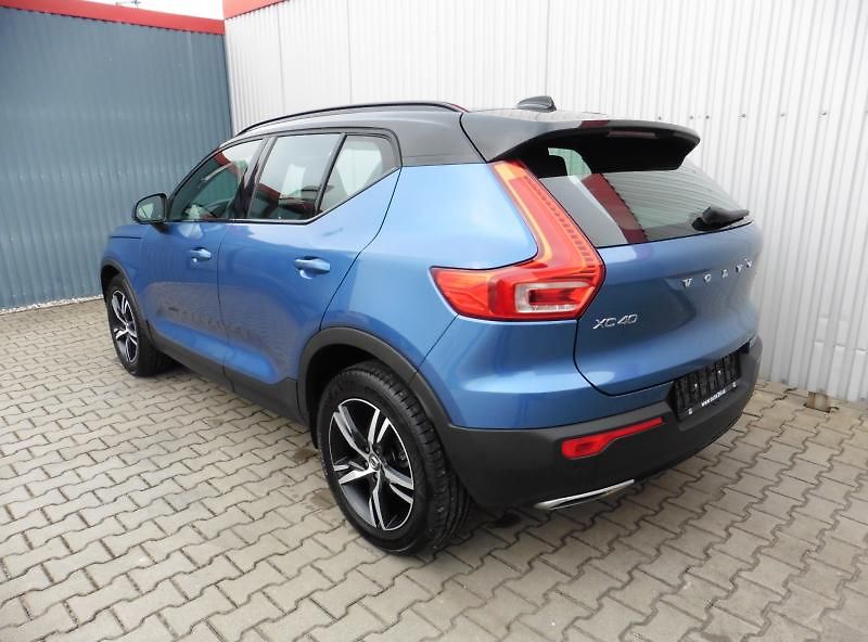 Volvo XC40 1,5 T3 R-Design 120kW A/T, nov - fotka 4 z 19