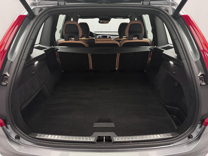 Volvo XC90 T6 AWD INSCRIPTION REZERVACE - fotka 5 z 47