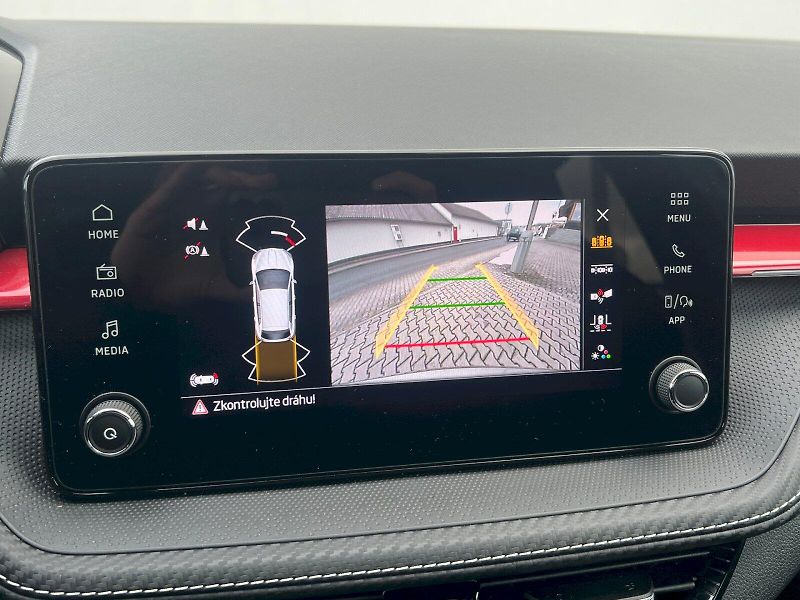 Škoda Fabia (2025) Monte Carlo 1.0 TSI 85 kW 6°ma - fotka 29 z 33