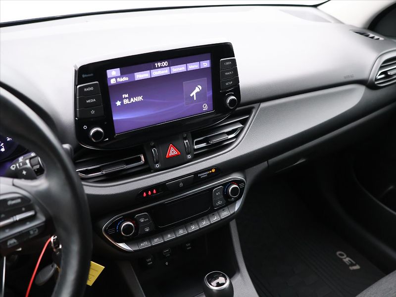 Hyundai i30 1,0 T-GDI 88kW Style DCT CZ DP - fotka 23 z 35
