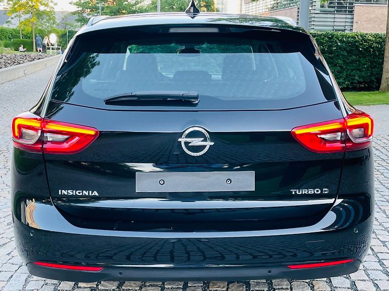 Opel Insignia 2.0CDTi KAMERA VÝHŘEV SERVISKA - fotka 16 z 51