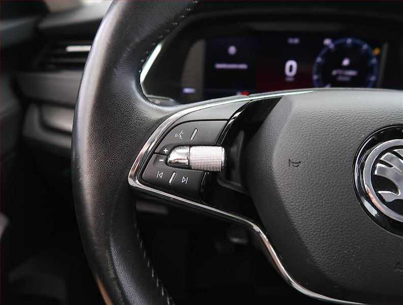 Škoda Octavia (2023) Ambition 2.0 TDI, ČR,1.maj - fotka 15 z 20