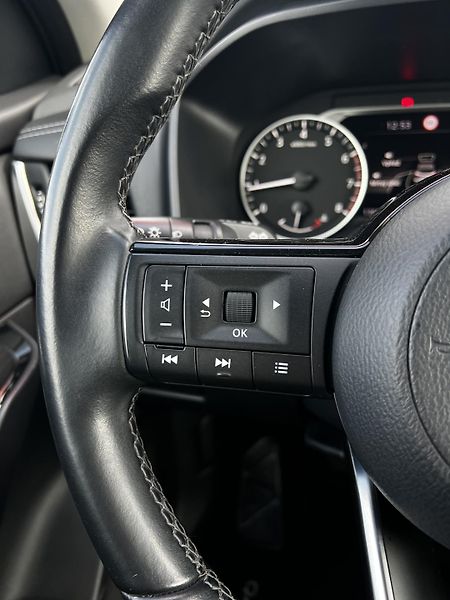 Nissan Qashqai 1.3T 103kW ACC Panorama DPH - fotka 10 z 20