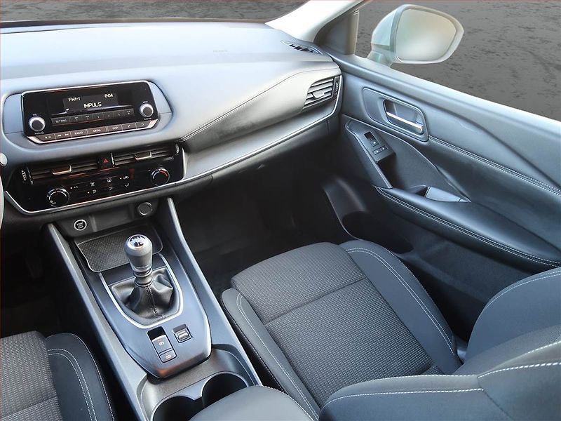 Nissan Qashqai (2022) Acenta 1.3 DIG-T - fotka 8 z 20