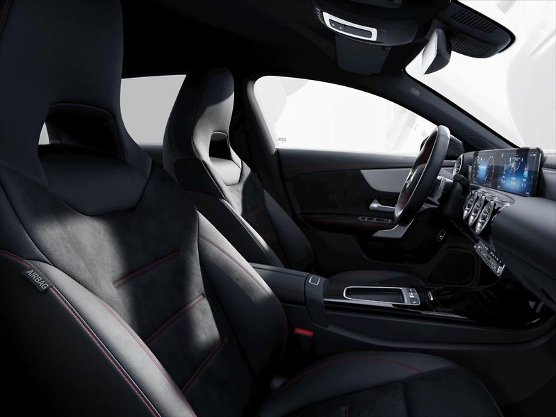 Mercedes-Benz CLA (2025) 2,0 200 d Shooting Brake AMG S - fotka 7 z 9